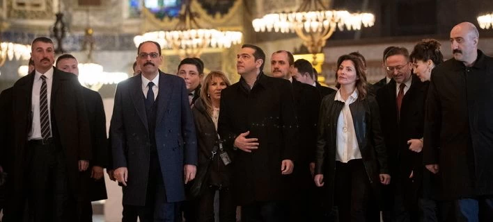 Τουρκικός Τύπος για επίσκεψη Τσίπρα: Επιμονή για έκδοση των 8 Τούρκων στρατιωτικών